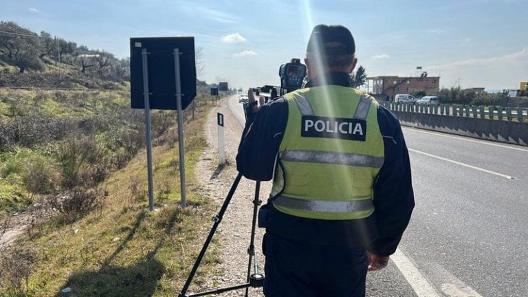 Policia me ‘dorë të hekurt’ në Tiranë, arreston 27 persona dhe vendos 9170 gjoba në një javë