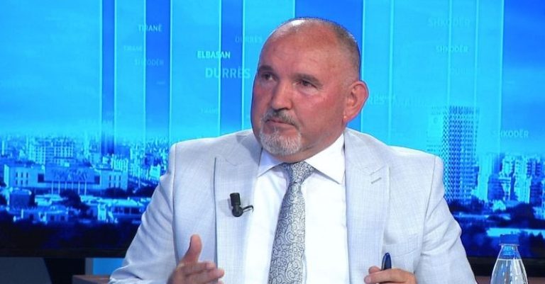 “E çuditshme që nuk tregohet nga askush për sa kohë kanë qëndruar të izoluar”, avokati i njohur çudit me deklaratën: 20% përqind e shqiptarëve si dedektiv spiunojnë…